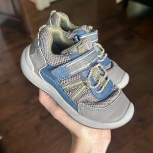 Stride Rite Boy First Walker - size 8M